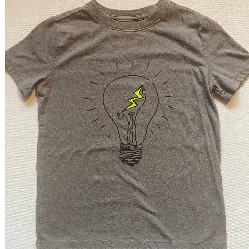Cat & Jack Boys Graphic Light Bulb Short Sleeve Cotton Blend T-Shirt (Sz. S 6/7)